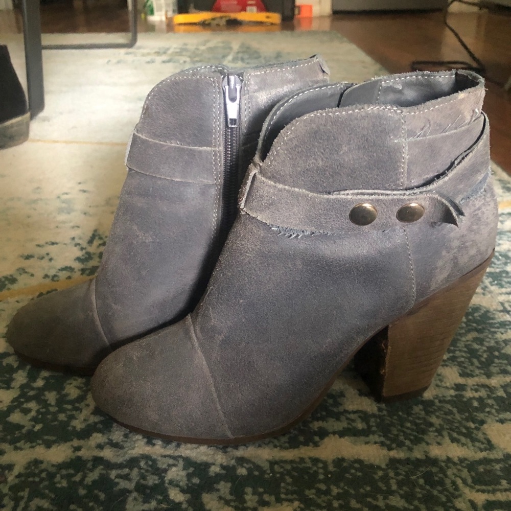 Steve Madden • Arieel Heeled Booties